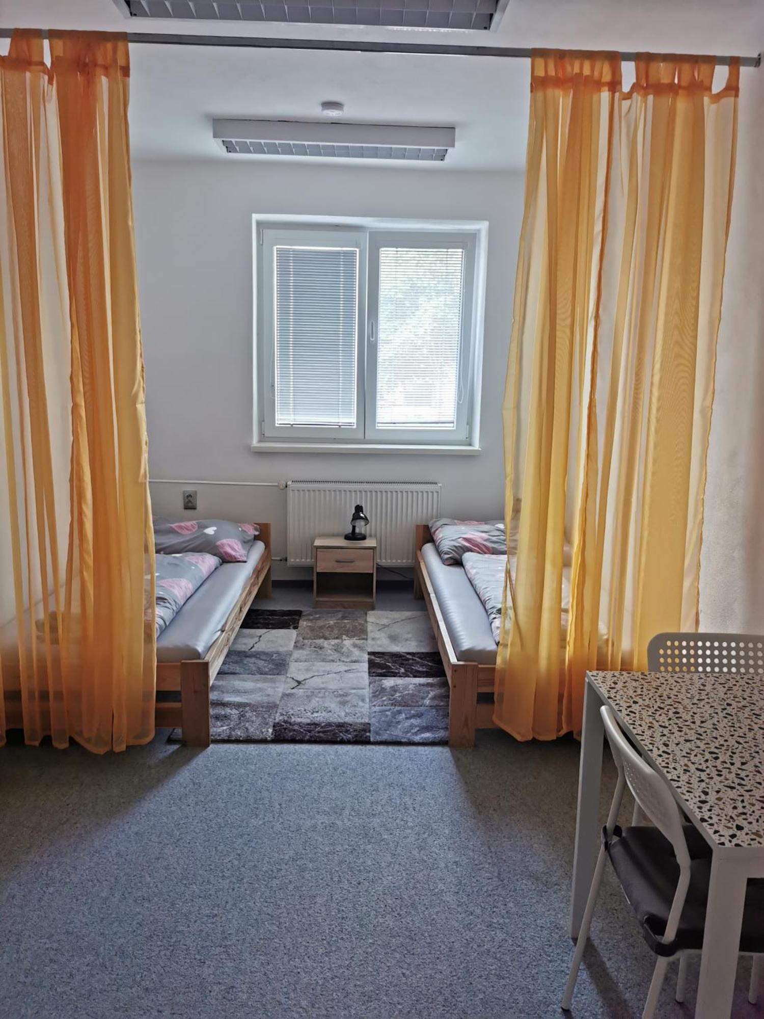 Living Bratislava By The Bus Station Hostel Exterior photo